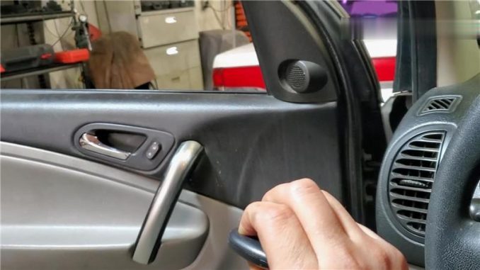 Program 2006 GM Saturn Vue SUV key with Autel MaxiSys Elite – OBDII