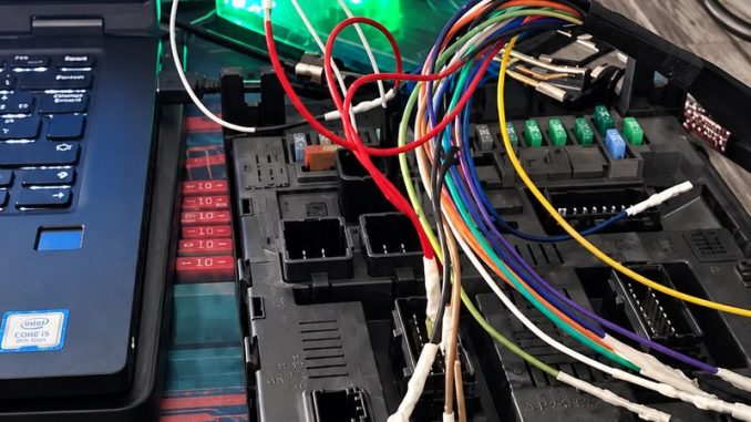 iFlash bench connection for Peugeot 3008 Johnson Controls BSI04EV